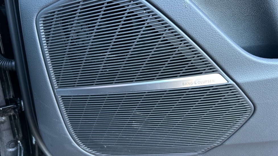 Used Audi Q8 2025 for sale - 76872977: Photo 32