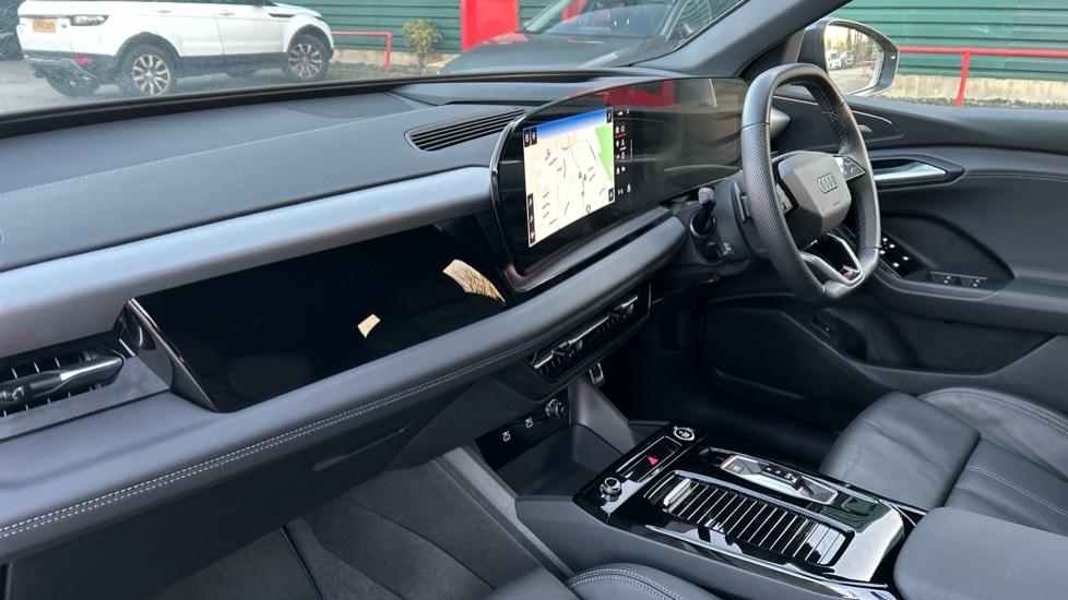 Used Audi Q6 e-tron 2024 for sale - 76760707: Photo 2