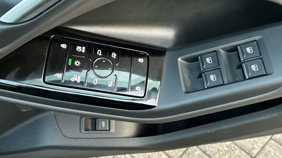 Used Audi Q6 e-tron 2024 for sale - 76760707: Photo 28