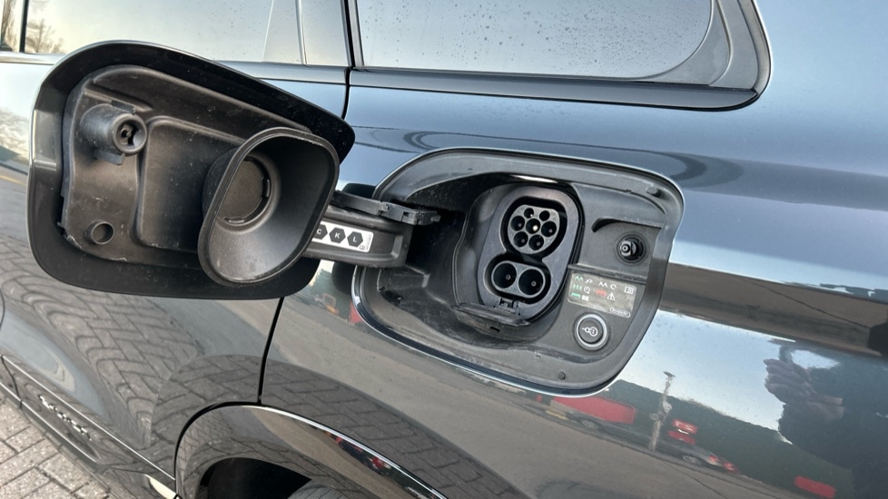 Used Audi Q6 e-tron 2024 for sale - 76760707: Photo 38