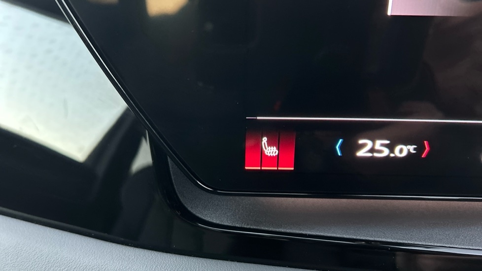 Used Audi Q6 e-tron 2024 for sale - 76760707: Photo 45