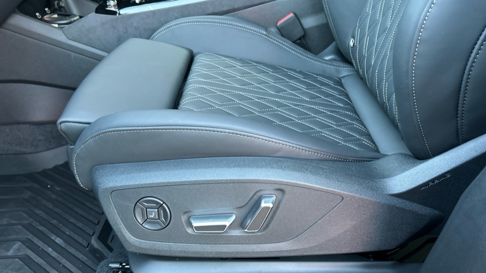 Used Audi Q6 e-tron 2025 for sale - 76597835: Photo 29