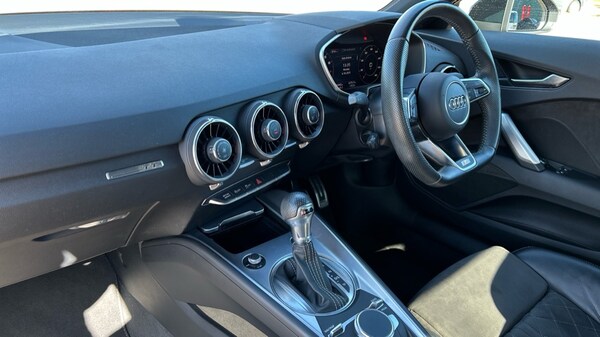 Used Audi TT 2021 for sale - 76062170: Photo 2