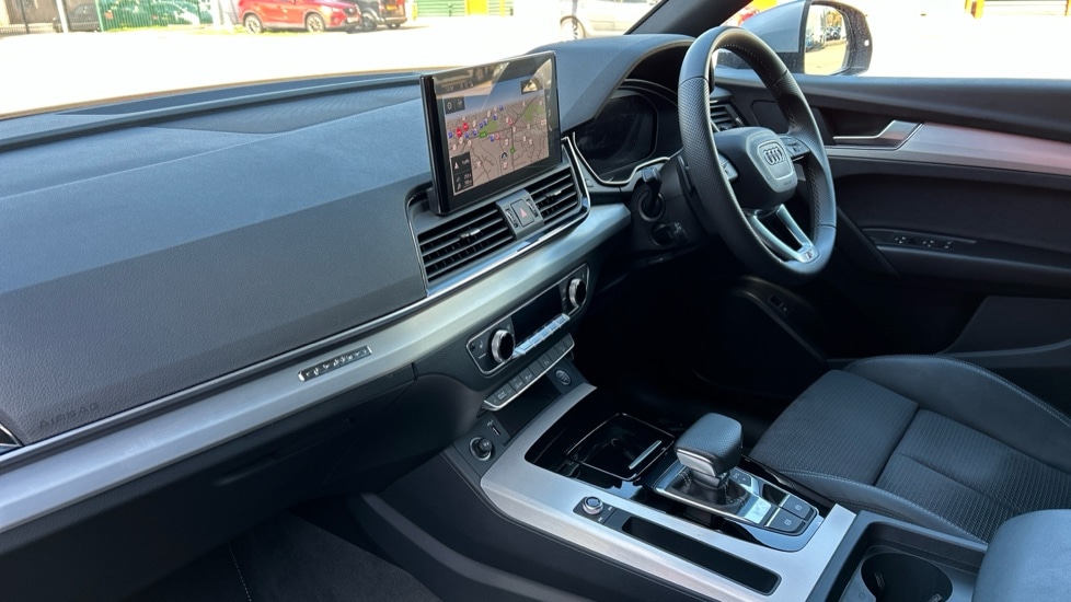 Used Audi Q5 2024 for sale - 76332141: Photo 2