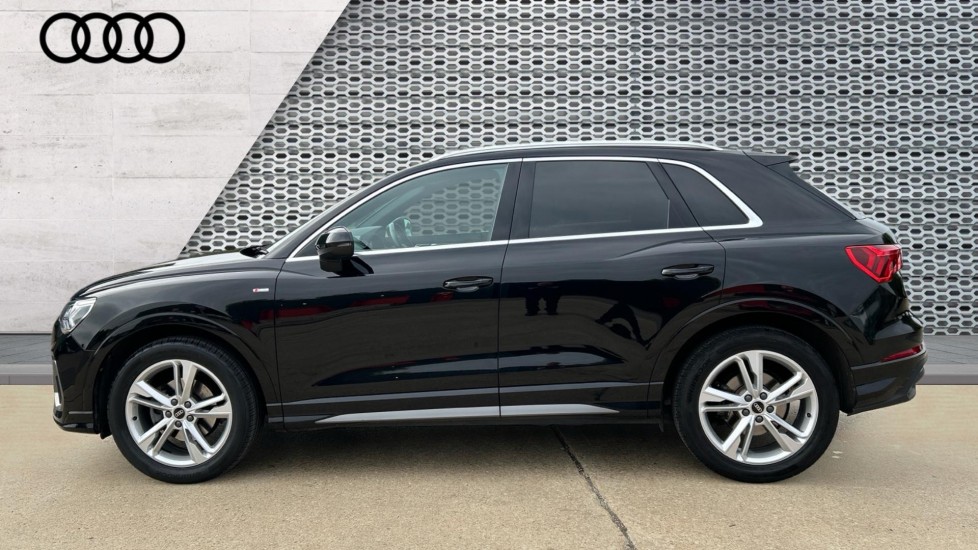 Used Audi Q3 2023 for sale - 76079309: Photo 9