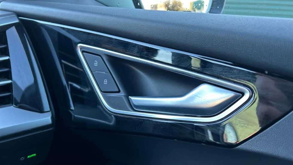 Used Audi Q4 e-tron 2025 for sale - 76609755: Photo 40