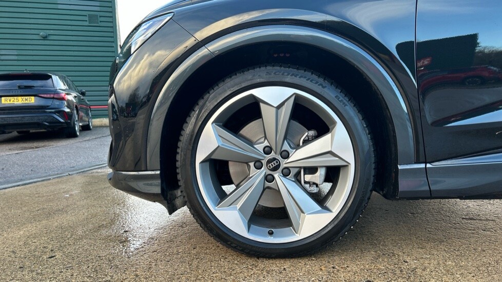 Used Audi Q4 e-tron 2025 for sale - 76660967: Photo 21