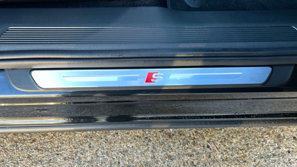 Used Audi Q4 e-tron 2025 for sale - 76660967: Photo 36