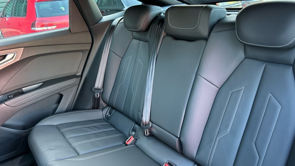 Used Audi Q4 e-tron 2024 for sale - 76567962: Photo 15