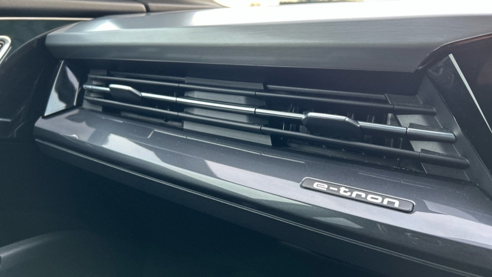 Used Audi Q4 e-tron 2022 for sale - 76872654: Photo 16