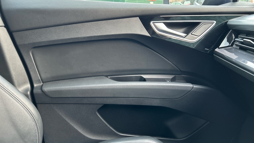 Used Audi Q4 e-tron 2022 for sale - 76872654: Photo 28