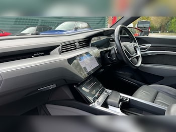 Used Audi e-tron 2021 for sale - 76458795: Photo