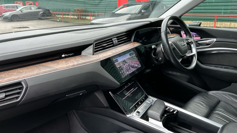 Used Audi e-tron 2019 for sale - 77084823: Photo 2