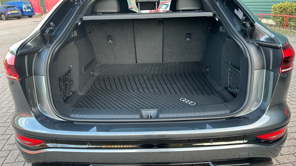 Used Audi Q6 e-tron 2025 for sale - 76873954: Photo 18