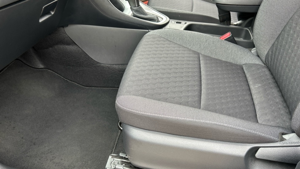 Used Toyota Yaris 2022 for sale - 76441910: Photo 30