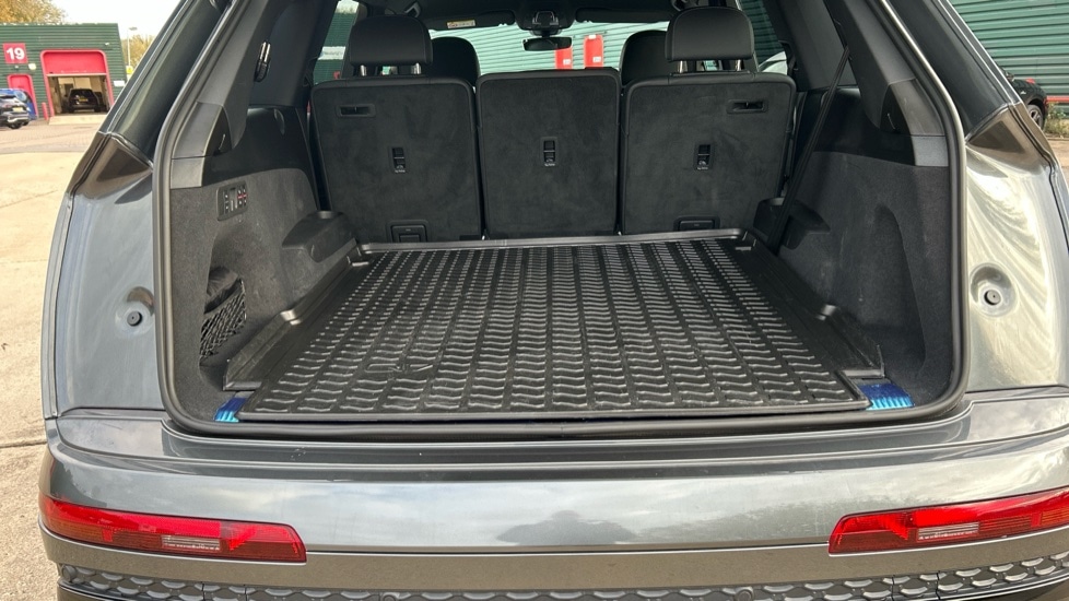 Used Audi Q7 2025 for sale - 77075760: Photo 18