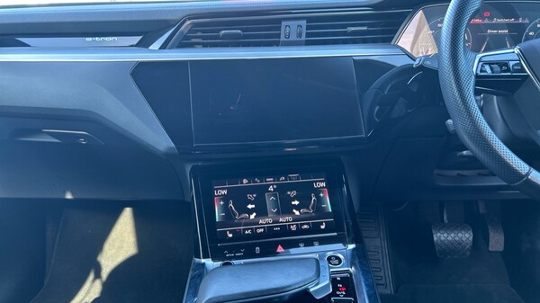 Used Audi e-tron 2021 for sale - 76007656: Photo 13