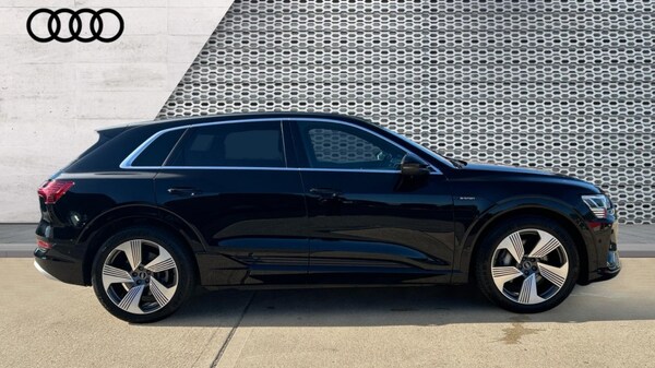 Used Audi e-tron 2021 for sale - 76007656: Photo 4
