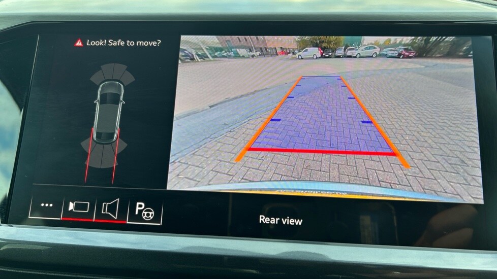 Used Audi Q4 e-tron 2025 for sale - 76597836: Photo 42