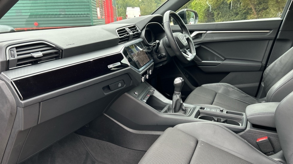 Used Audi Q3 2023 for sale - 76487509: Photo 2