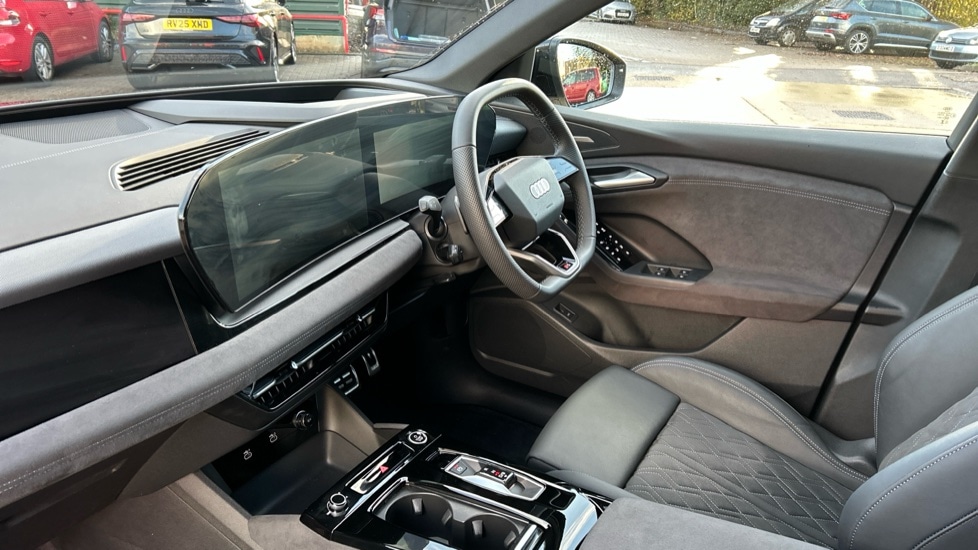 Used Audi Q6 e-tron 2025 for sale - 76623411: Photo 2