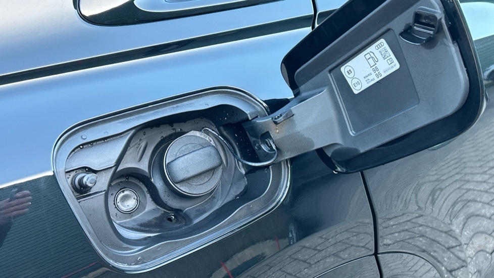 Used Audi Q8 2025 for sale - 76960204: Photo 22