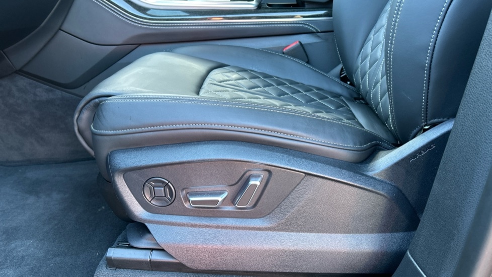 Used Audi Q8 2025 for sale - 76960204: Photo 29