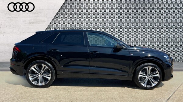 Used Audi Q8 2025 for sale - 75602816: Photo 4