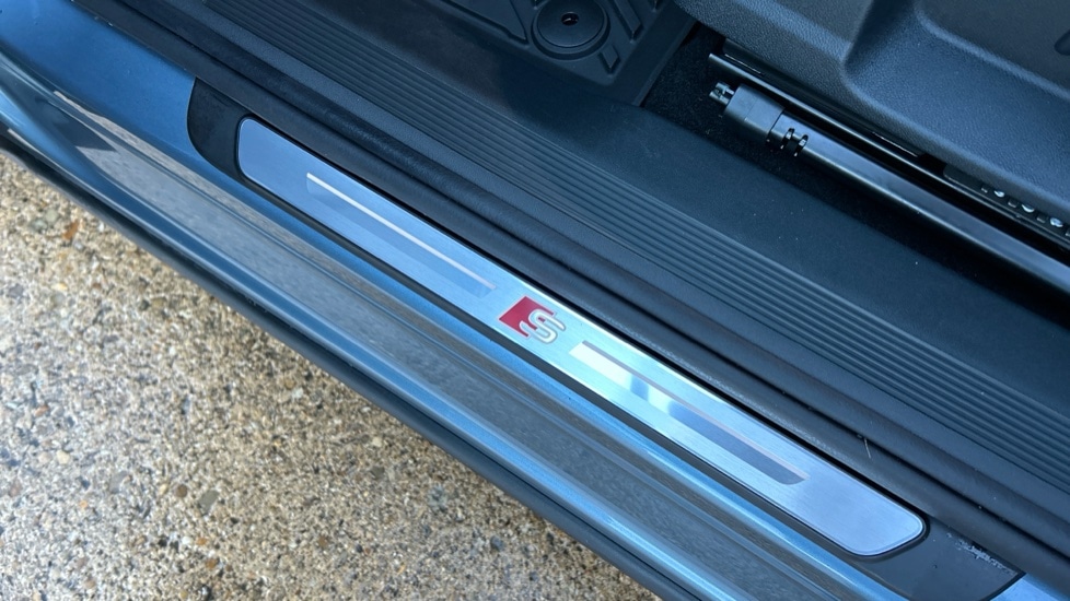 Used Audi Q4 e-tron 2025 for sale - 76874800: Photo 40