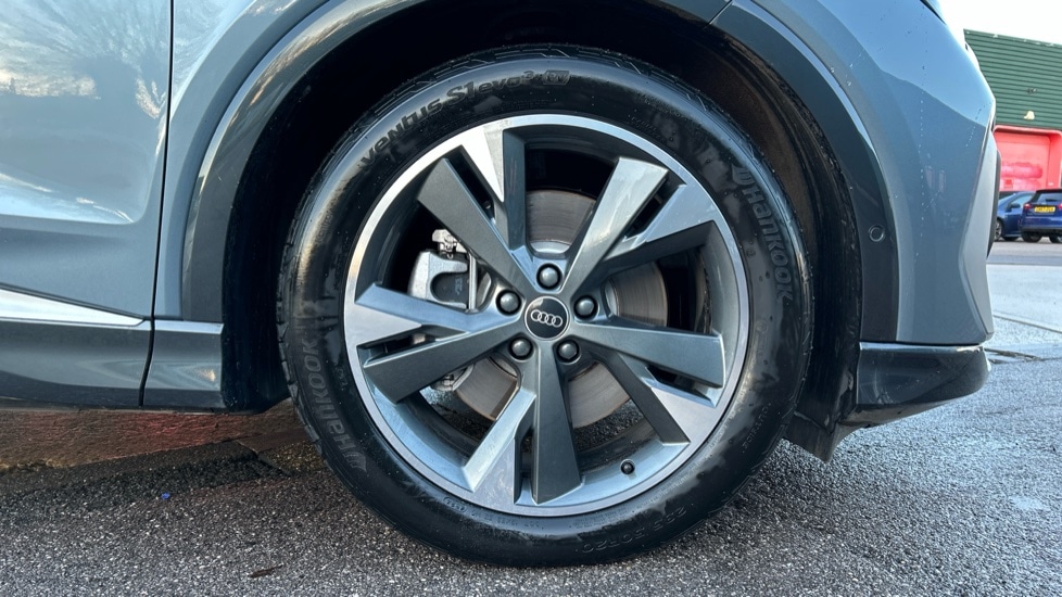 Used Audi Q4 e-tron 2025 for sale - 76874800: Photo 5