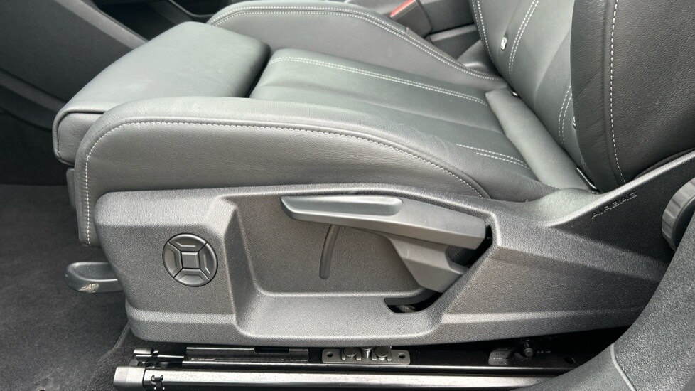 Used Audi Q4 e-tron 2024 for sale - 76623624: Photo 29