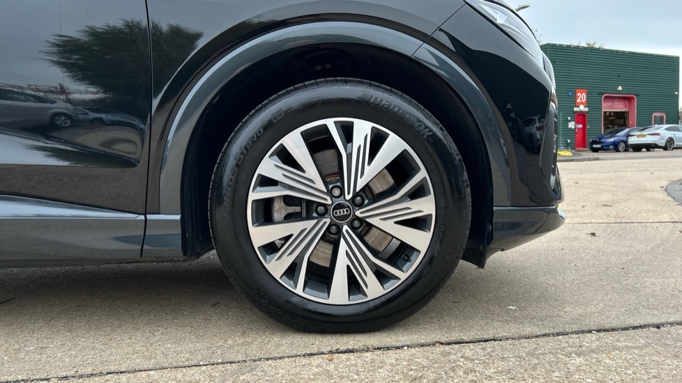 Used Audi Q4 e-tron 2024 for sale - 76332216: Photo 5