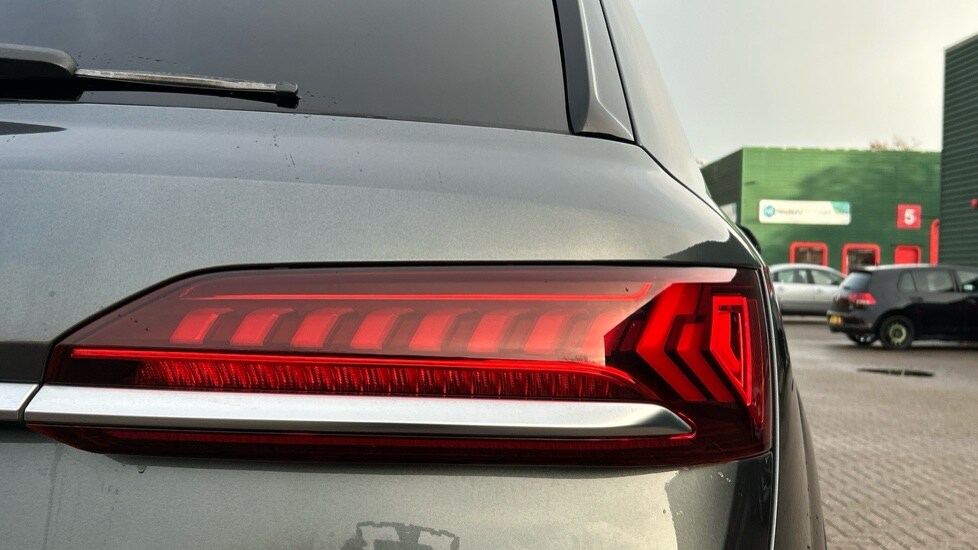 Used Audi Q7 2021 for sale - 76870737: Photo 33