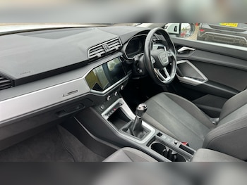 Used Audi Q3 2021 for sale - 76092137: Photo