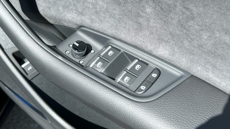 Used Audi Q8 2025 for sale - 76937480: Photo 28