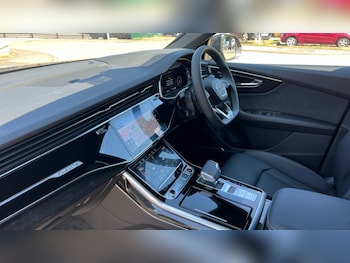 Used Audi Q8 2025 for sale - 76937480: Photo