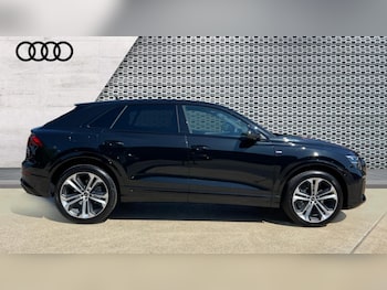 Used Audi Q8 2025 for sale - 76937480: Photo