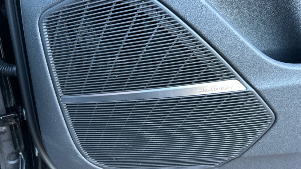 Used Audi Q8 2025 for sale - 76745227: Photo 32