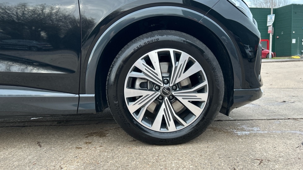 Used Audi Q4 e-tron 2025 for sale - 76691523: Photo 5