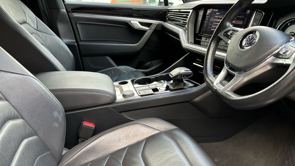 Used Volkswagen Touareg 2019 for sale - 77021869: Photo 28