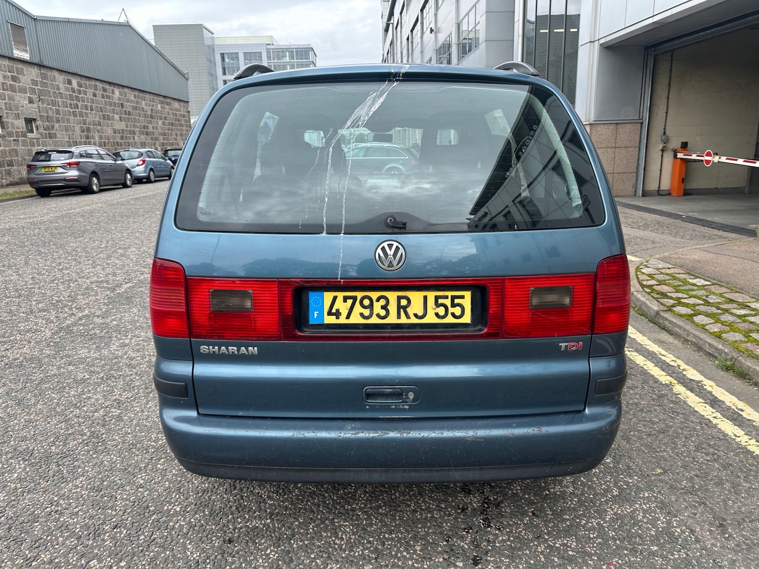 Used Volkswagen Sharan 2006 for sale - 76855612: Photo 2