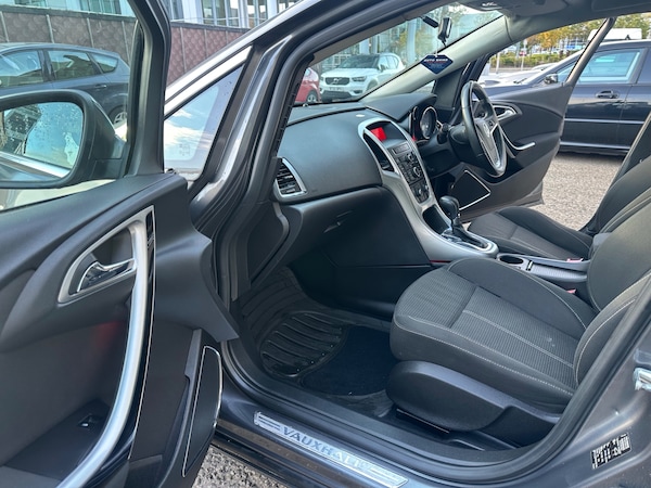 Used Vauxhall Astra 2010 for sale - 76121222: Photo 10