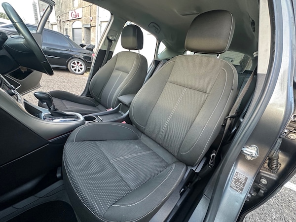 Used Vauxhall Astra 2010 for sale - 76121222: Photo 12