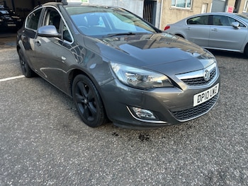 Used Vauxhall Astra 2010 for sale - 76121222: Photo 3