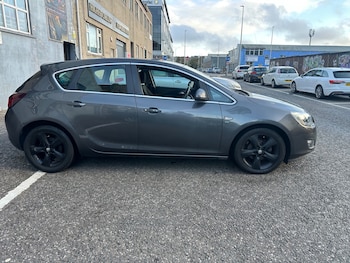 Used Vauxhall Astra 2010 for sale - 76121222: Photo 4