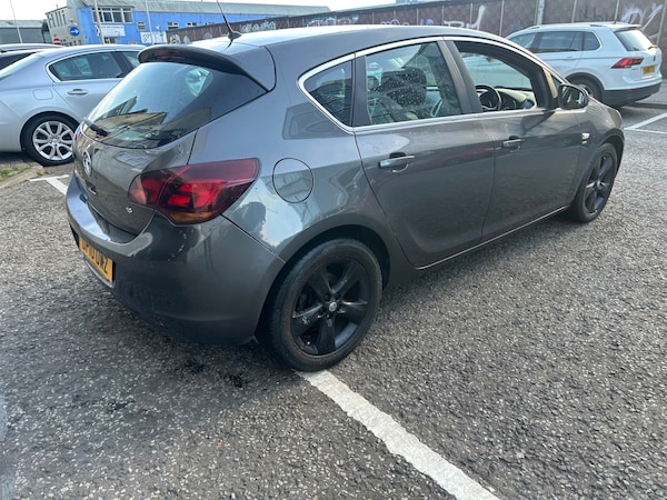 Used Vauxhall Astra 2010 for sale - 76121222: Photo 5