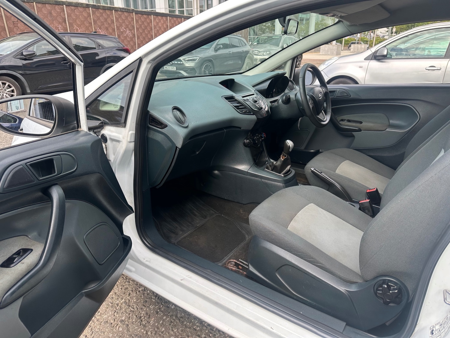 Used Ford Fiesta 2011 for sale - 75576988: Photo 11