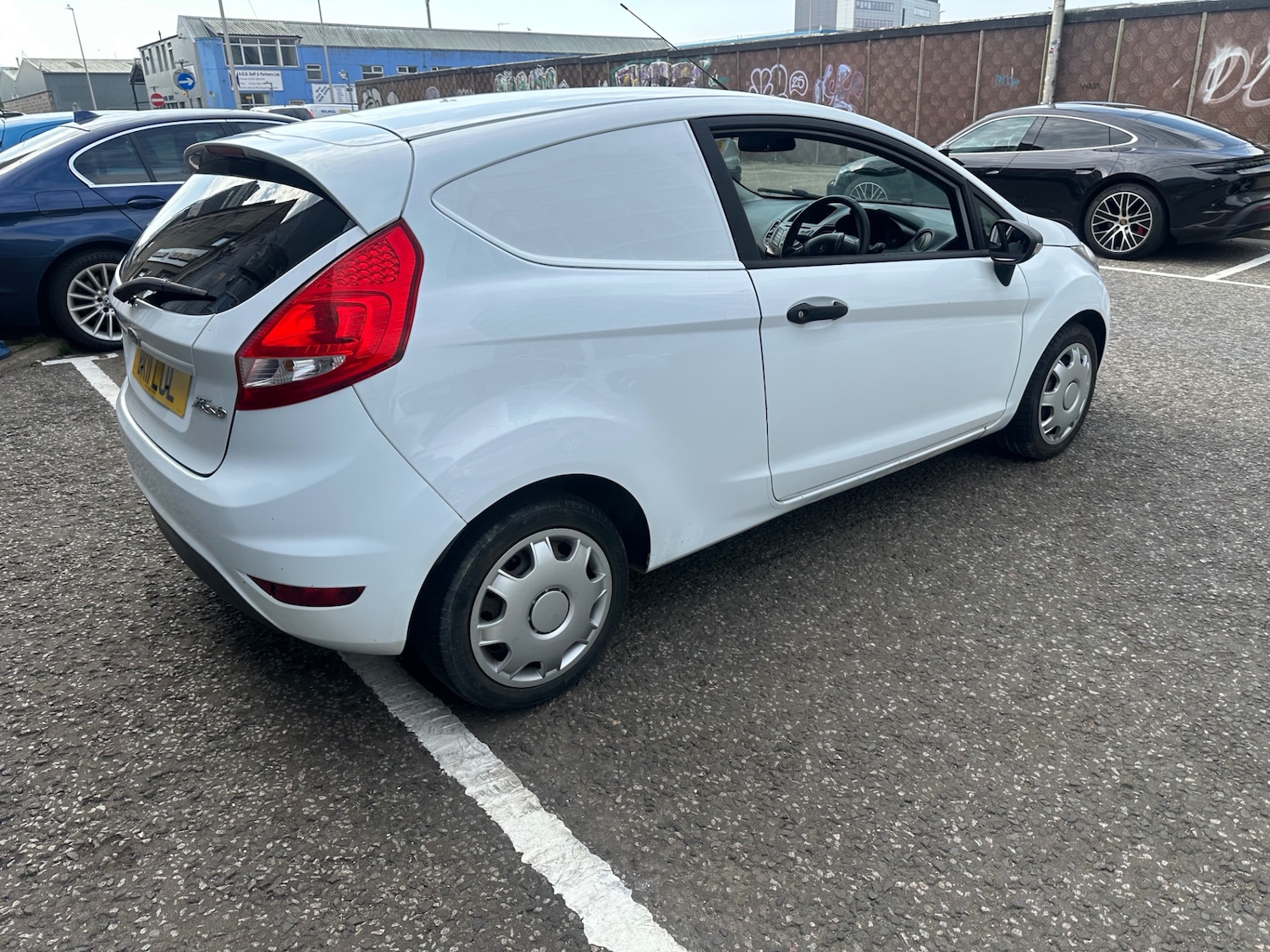 Used Ford Fiesta 2011 for sale - 75576988: Photo 6