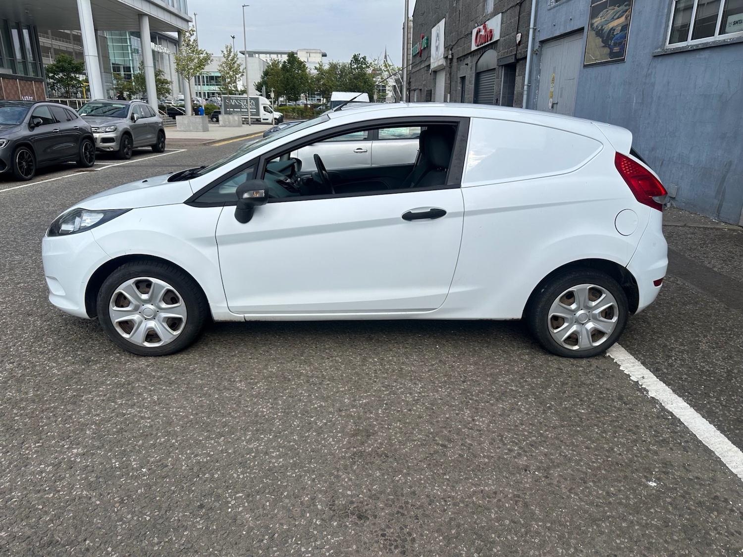 Used Ford Fiesta 2011 for sale - 75576988: Photo 8