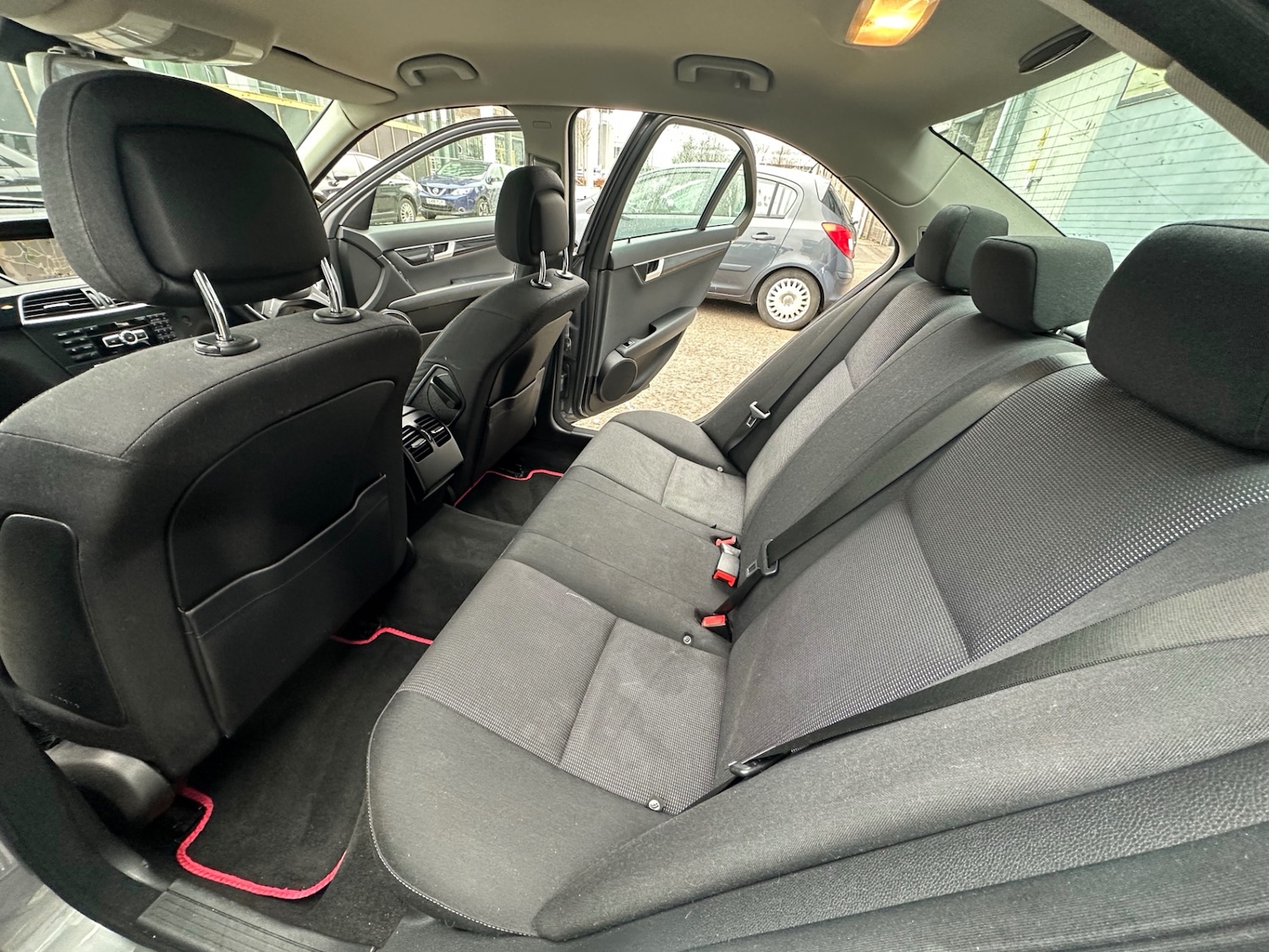 Used Mercedes-Benz C Class 2011 for sale - 77898858: Photo 15